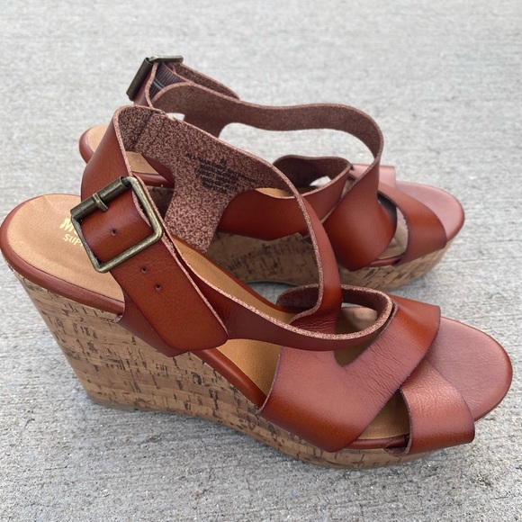 Mossimo Stappy Brown Wedges - Picture 6 of 7